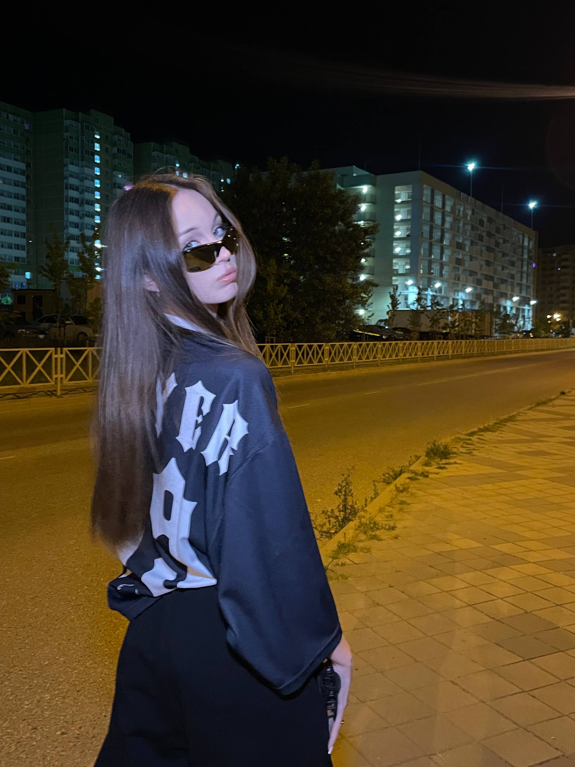 Sashka на улице ночью